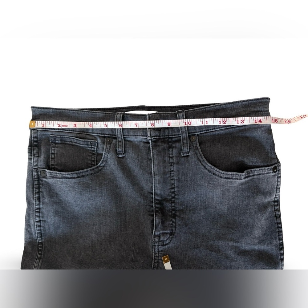 Madewell Stovepipe Jeans in Banberry Wash: Raw-Hem Edition | Size 29 - Picture 6 of 16